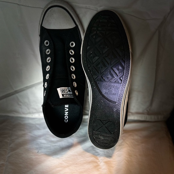 Men’s converse. - Picture 2 of 4